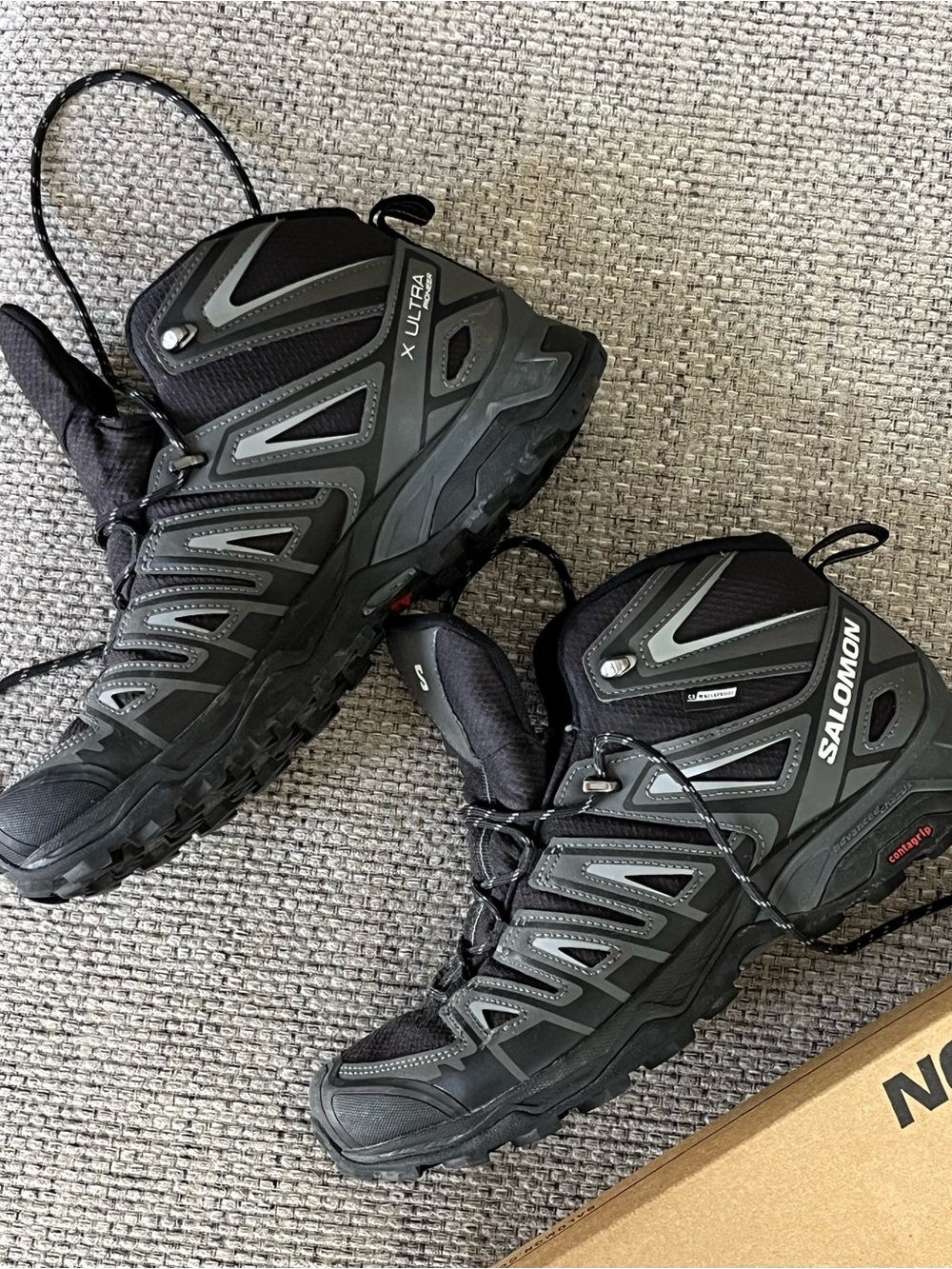 Salomon Men's Black and Gray X Ultra Mid Hiking Boot